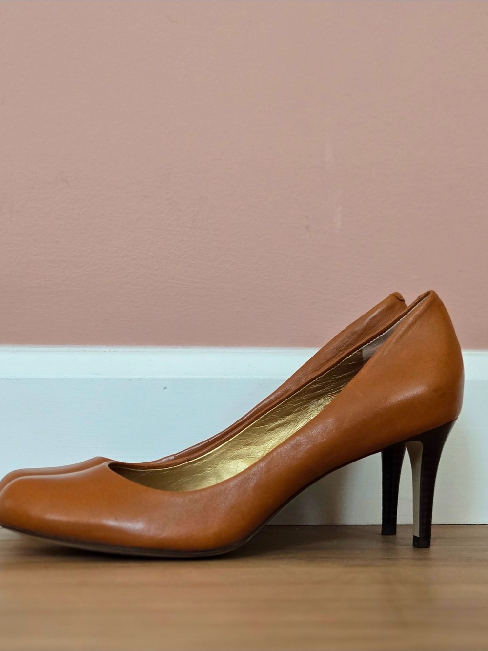 Banana Republic | Jenna | Round Toe Leather Pump | Mid-Height | Caramel | US 9.5